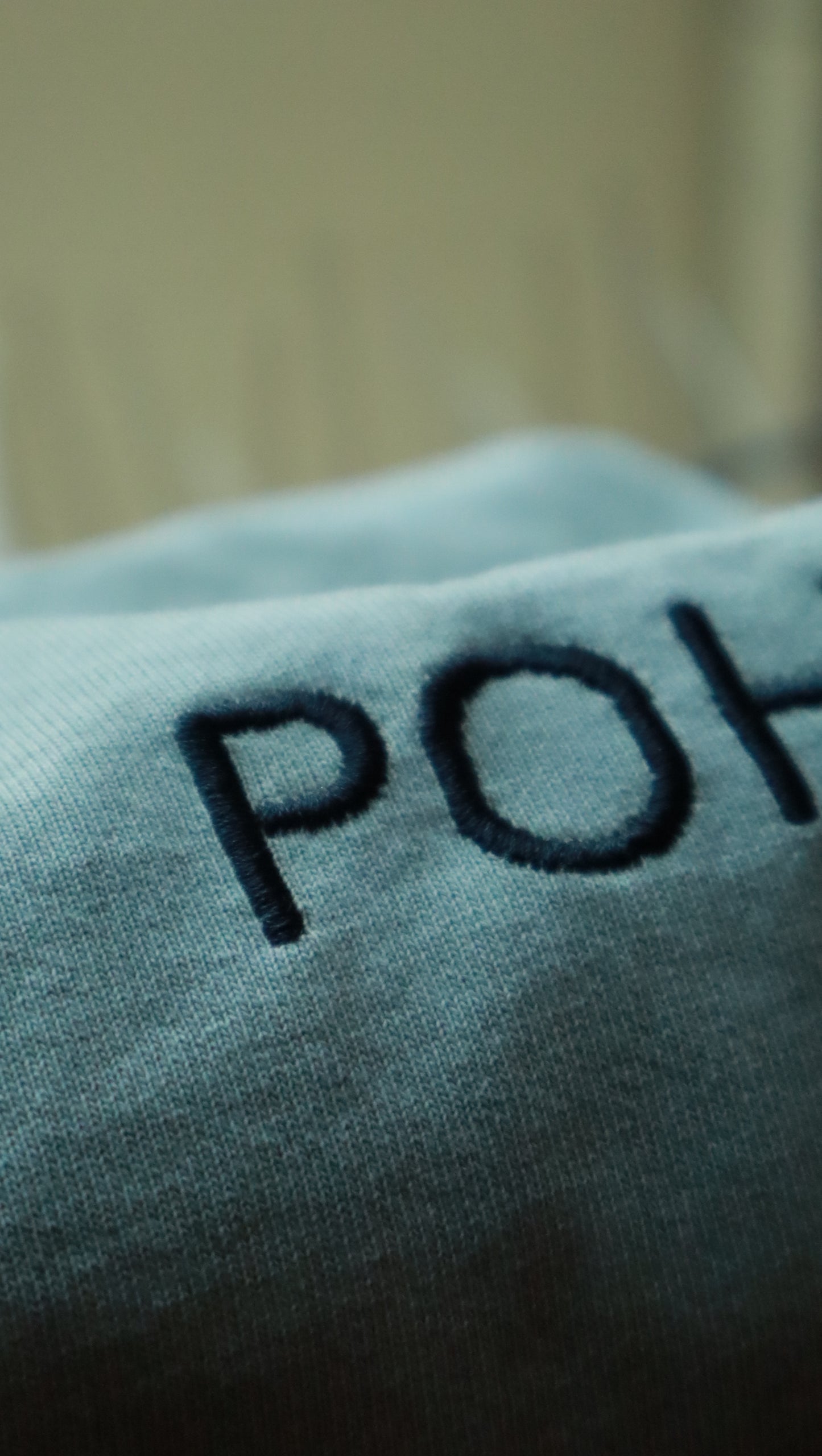 Camiseta oversize con diseño bordado | POHUY